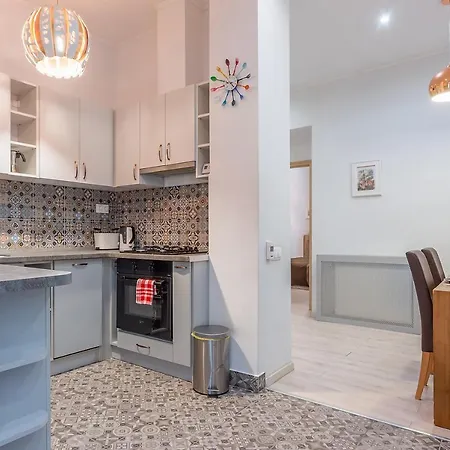 Goldcentral Dob-cozy Place Next To Mazel Tov-two Bedrooms * Budapest