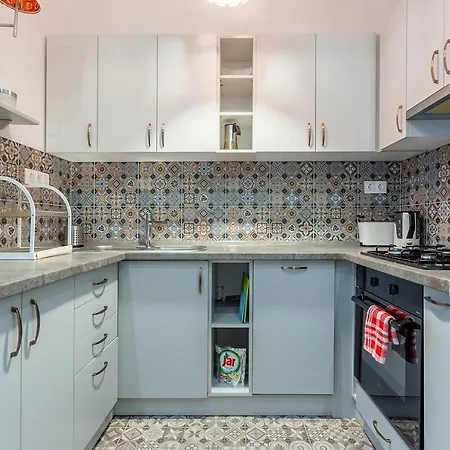 Goldcentral Dob-cozy Place Next To Mazel Tov-two Bedrooms