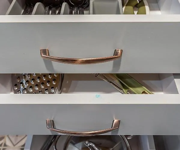 Goldcentral Dob-cozy Place Next To Mazel Tov-two Bedrooms アパート