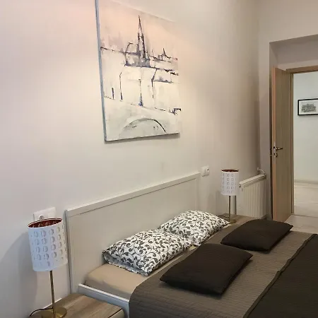 Apartment Goldcentral Dob