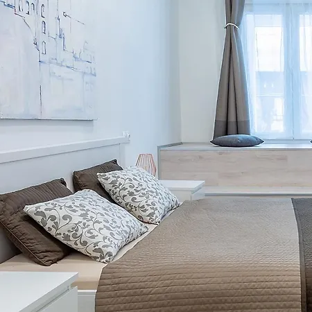 Apartment Goldcentral Dob *