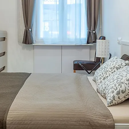 Apartment Goldcentral Dob *