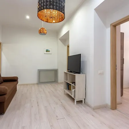 Goldcentral Dob-cozy Place Next To Mazel Tov-two Bedrooms * Budapesta