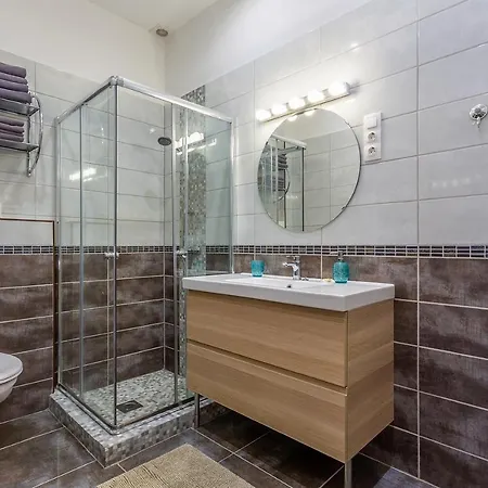 Goldcentral Dob-cozy Place Next To Mazel Tov-two Bedrooms 公寓